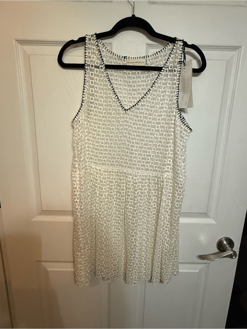 Johnny Was 4 Love and Liberty Sleeveless White Eyelet V-Neck Tunic